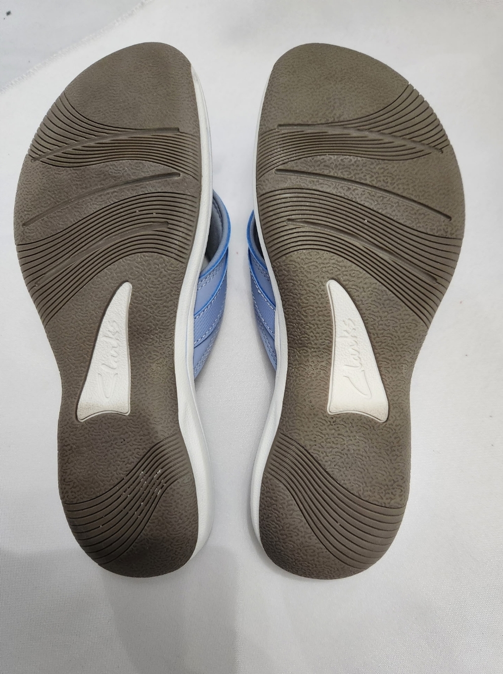 Clarks CLOUDSTEPPERS Light Blue Thong Sandals with Cushioned Footbed Size 7 - Picture 3 of 6